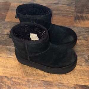 UGG Classic Mini Platform‎ Boot - Little Kid